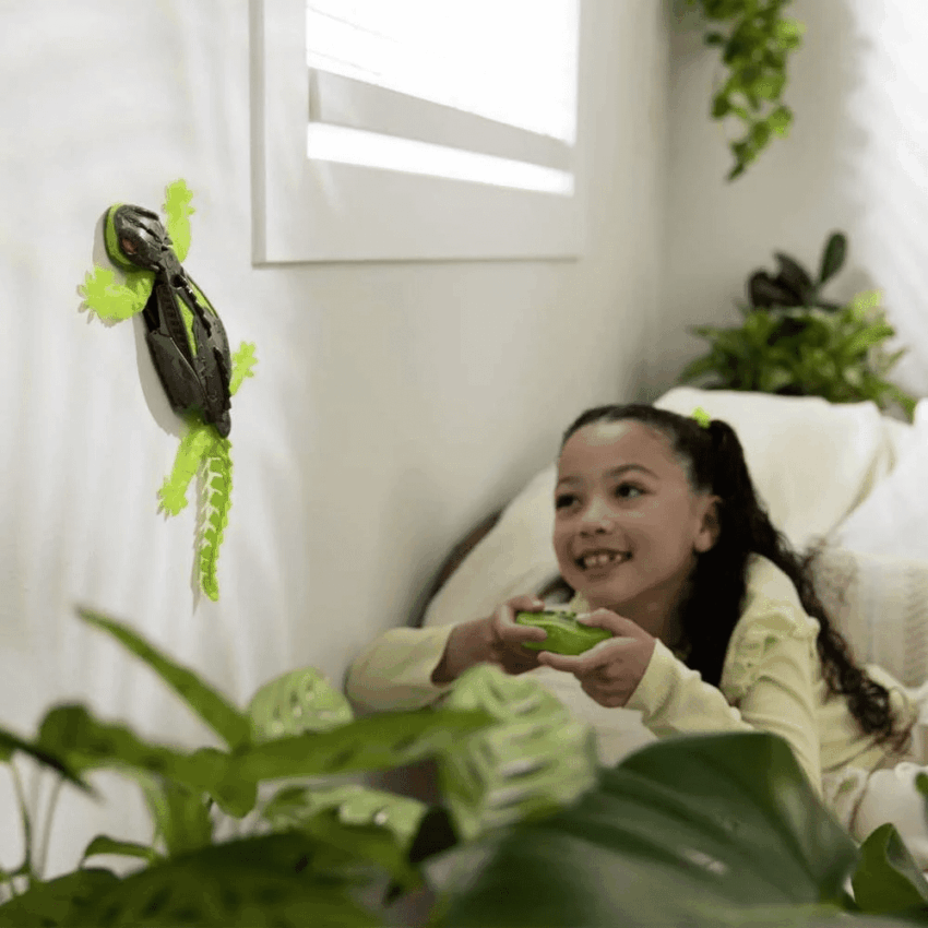 hexbots wall crawler gecko