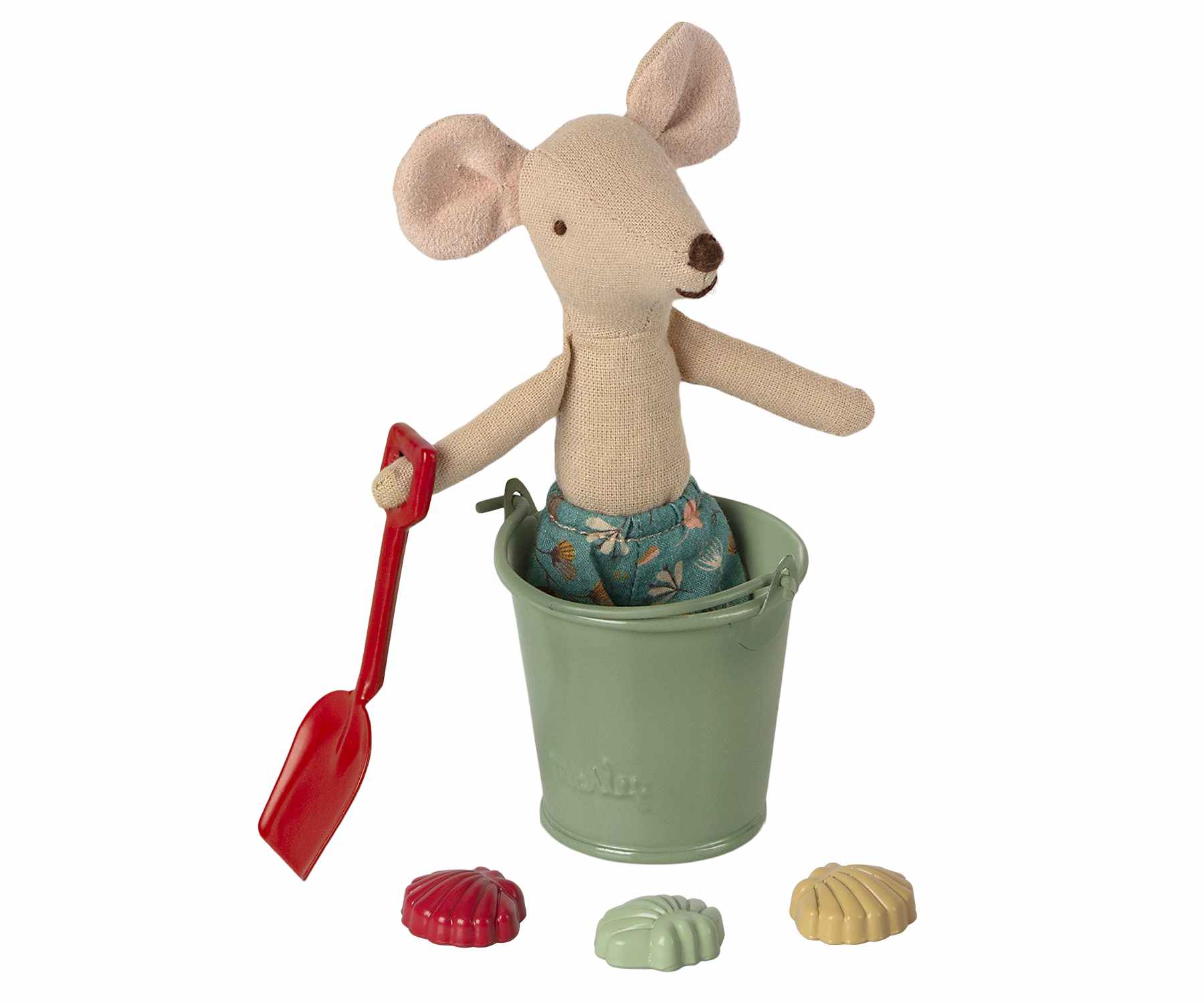 maileg beach set shovel, bucket and shells