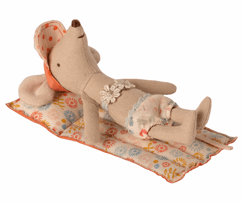 maileg air mattress, mouse flower