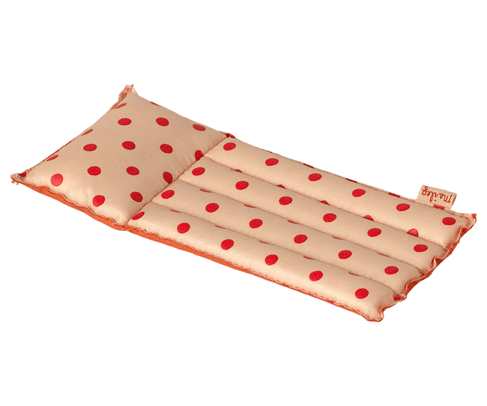 maileg air mattress, mouse red dots