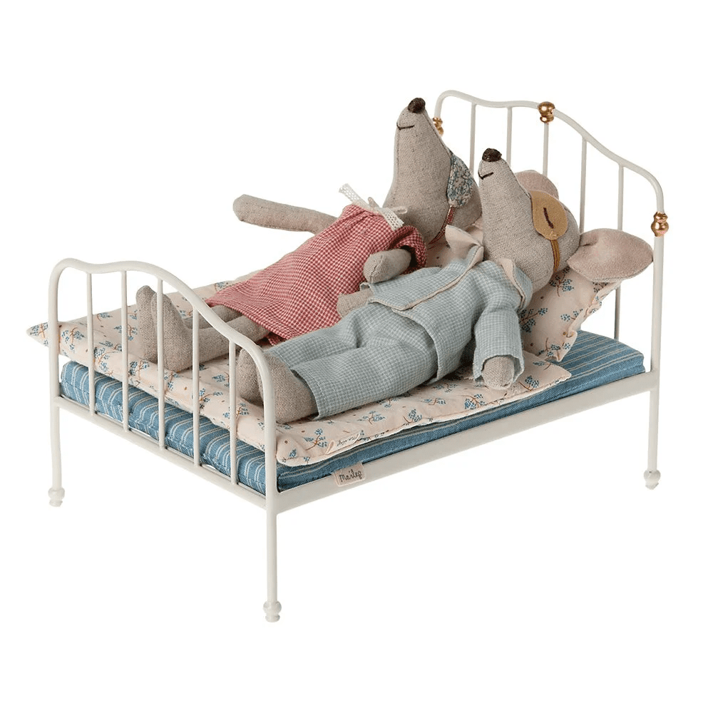 maileg bed mouse off white