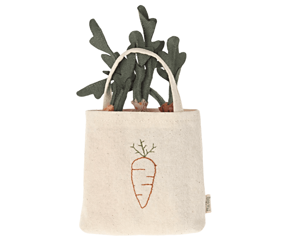 maileg carrots in shopping bag