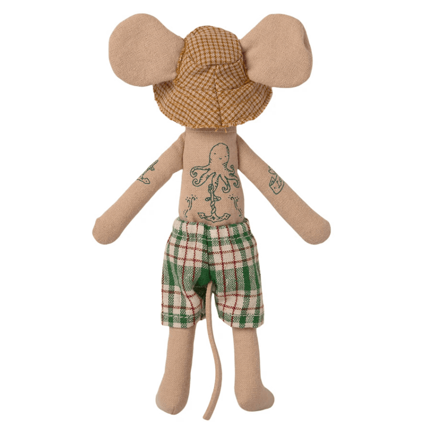 maileg beach mouse, dad with tattoos in cabin