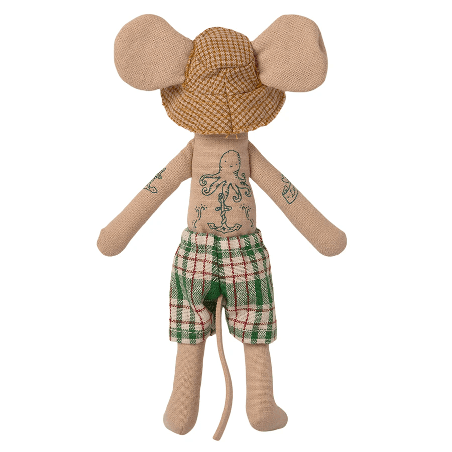 maileg beach mouse, dad with tattoos in cabin