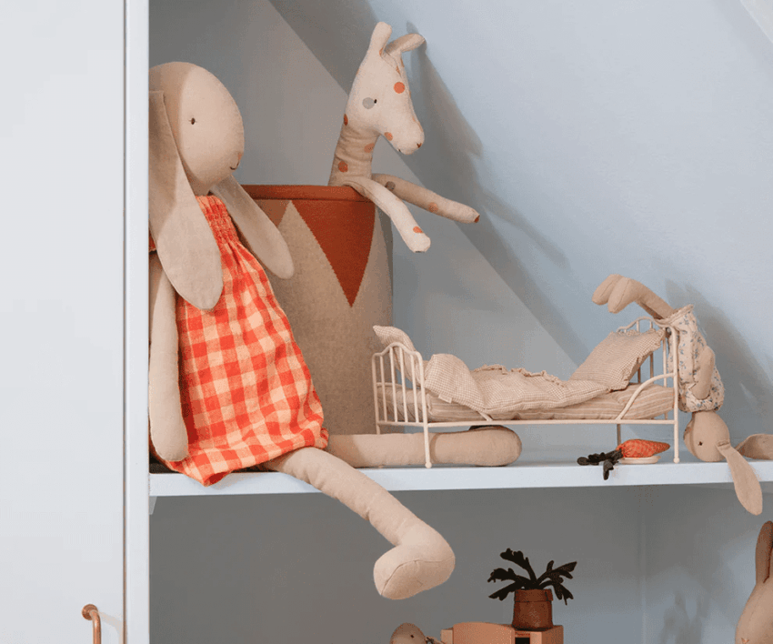 maileg bunny size 5, dress smock detail