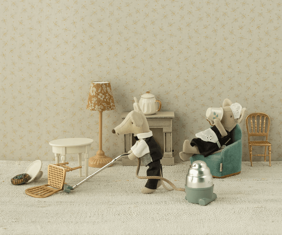 maileg waiter mouse, big brother