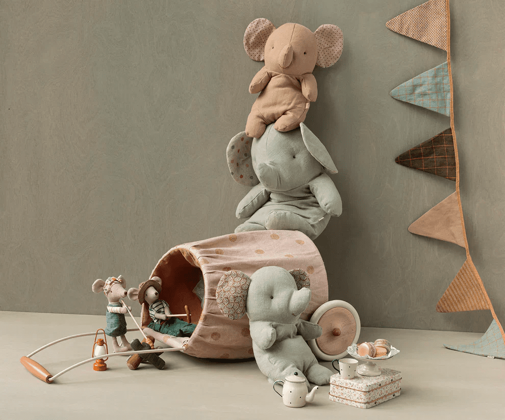 maileg hiker mouse, big brother
