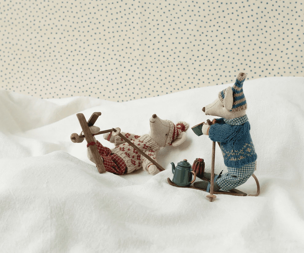 maileg winter mouse with ski set, mum red