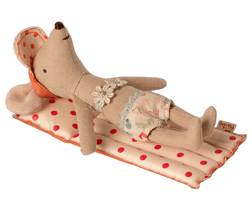 maileg air mattress, mouse red dots