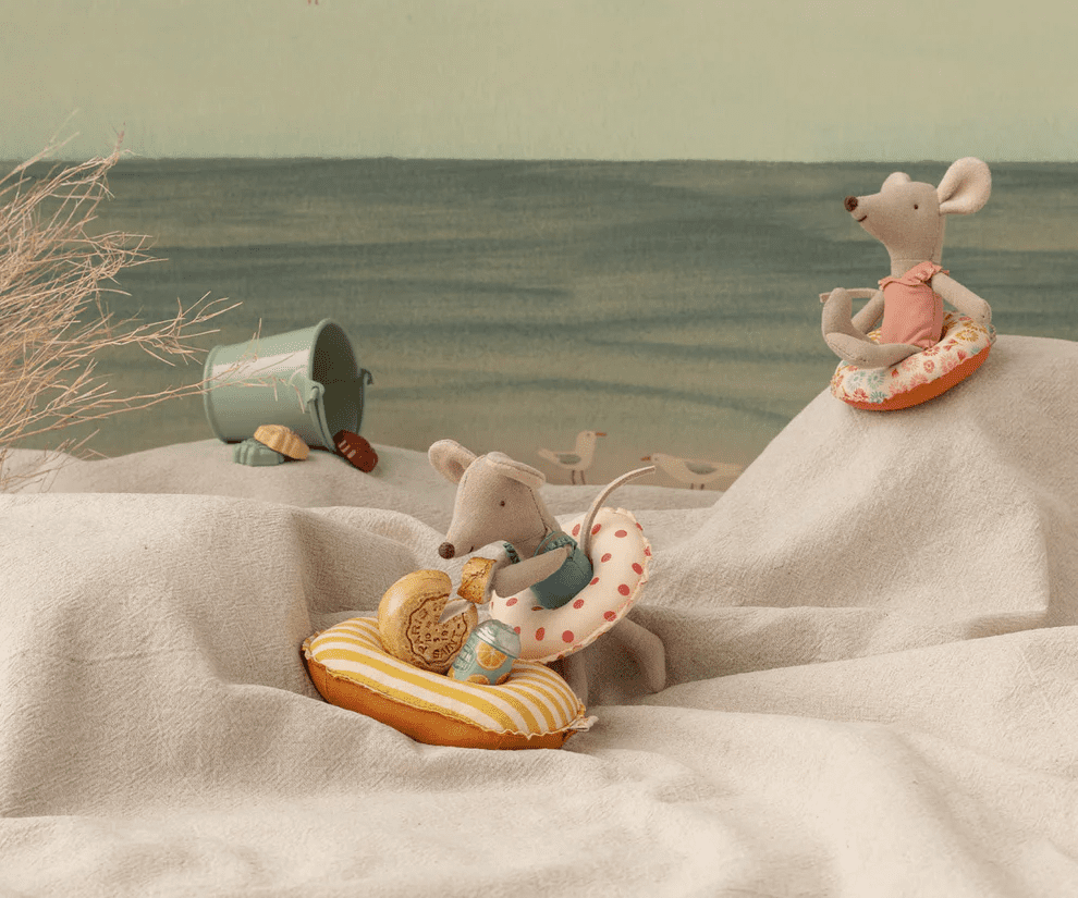 maileg rubber boat, small mouse yellow