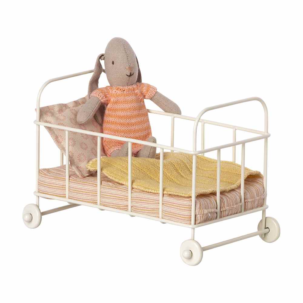 maileg baby muis ledikant metaal roze