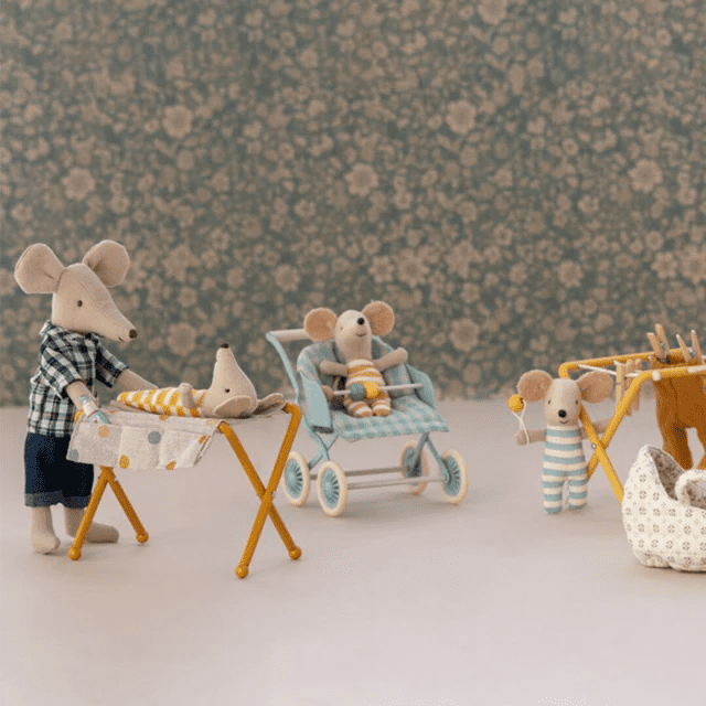 maileg nursery table, baby mouse ocher