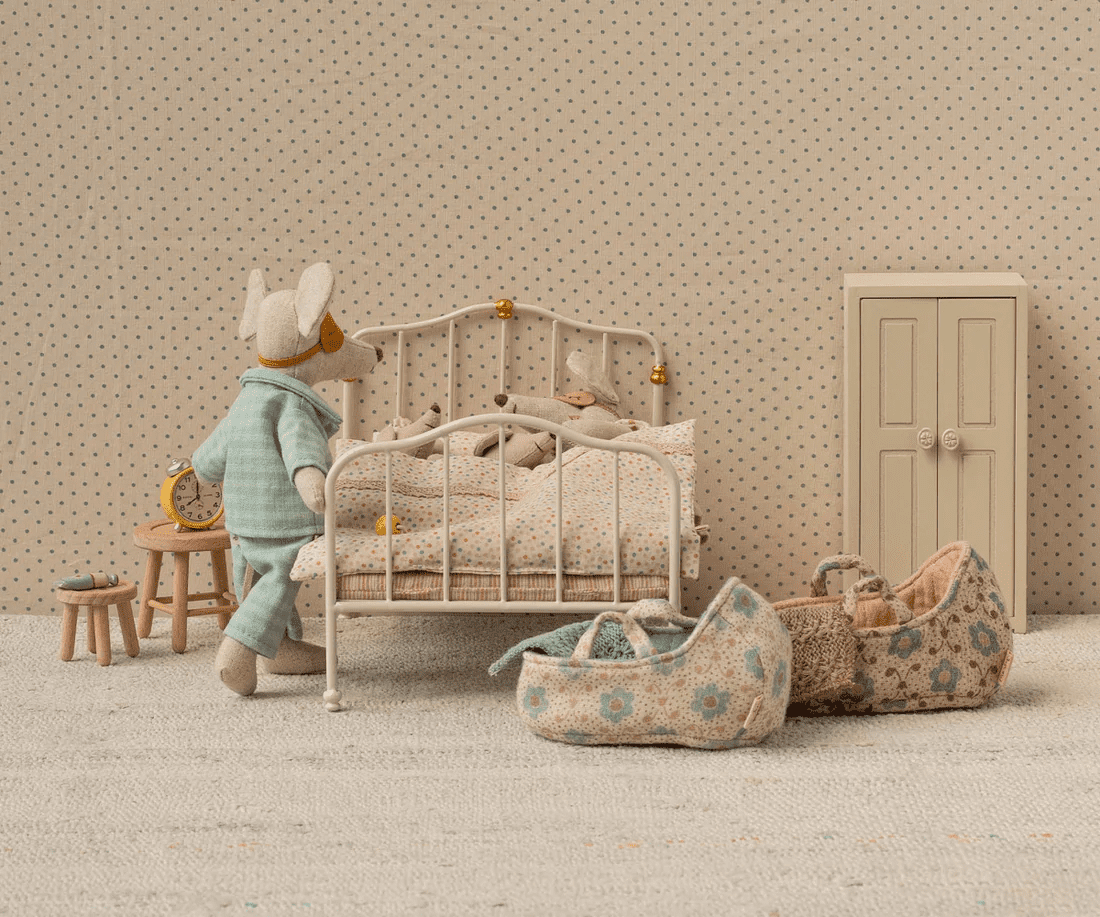 maileg vintage bed mouse, off white