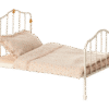 maileg vintage bed mouse, off white